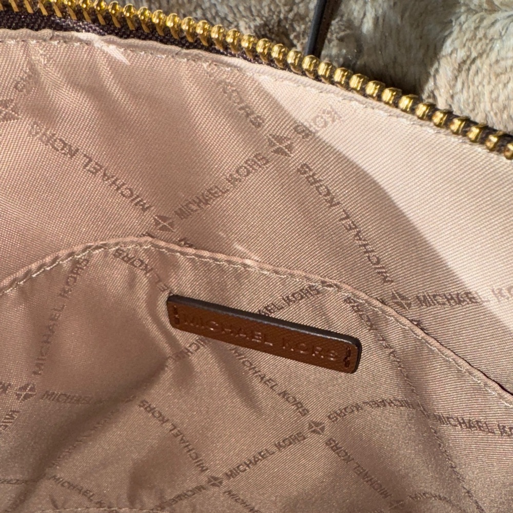 Michael Kors Jet Set Dome Crossbody • MK Signature Brown - Picture 5 of 11